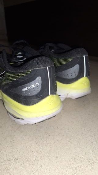 Mizuno Wave Ultima 15 Talla 40