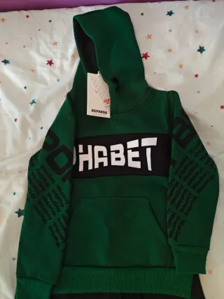 Conjunto chandal deportivo infantil.