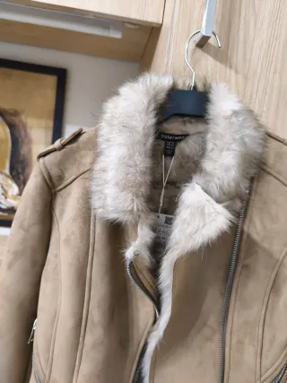 Cazadora de ante con pelo,preciosa y muy juvenil,
