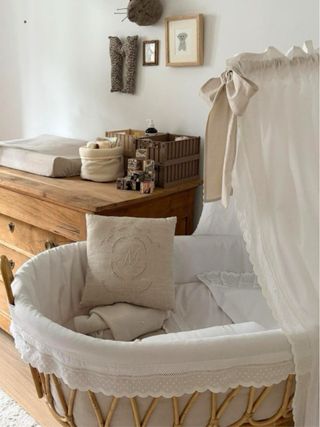 Moisés bambú ovalado piqué lino tostado