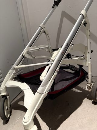 Carrito Bebé Inglesina Trilogy Rojo completo.