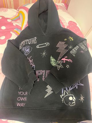 Sudadera niña negra con detalles rosas.Talla 8-9