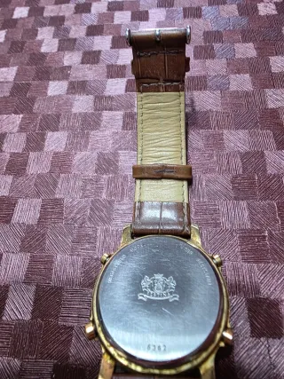 Reloj Festina Dorado y Marrón pilas recién puestas