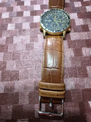 Reloj Festina Dorado y Marrón pilas recién puestas