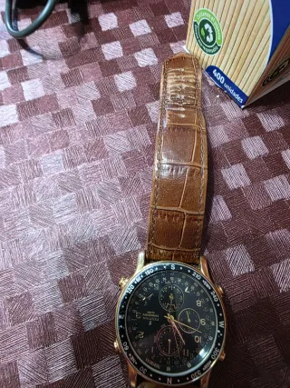 Reloj Festina Dorado y Marrón pilas recién puestas
