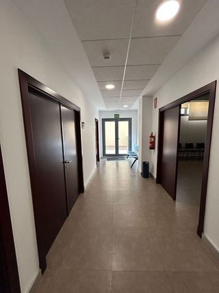 Oficina en alquiler en Montequinto en Dos Hermanas