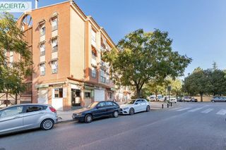 Local comercial en venta en Polígono Cartuja – La Paz en Granada