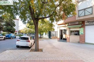 Local comercial en venta en Polígono Cartuja – La Paz en Granada