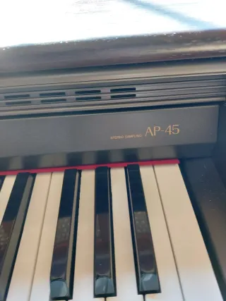 Piano Digital Casio Marrón