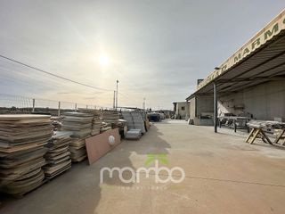 Local comercial en venta en Camino Viejo de Málaga en Vélez-Málaga
