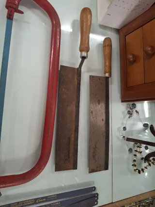 Lote de sierras y serruchos