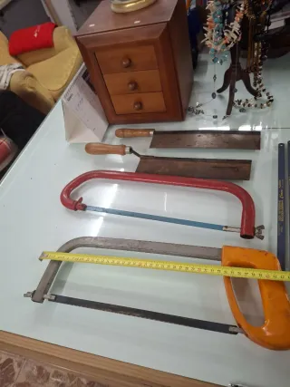 Lote de sierras y serruchos