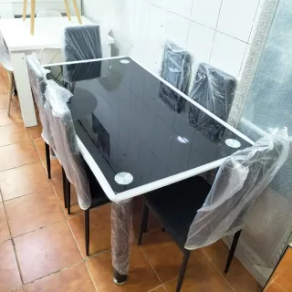 Set da Pranzo in Cristallo Nero e Metallo