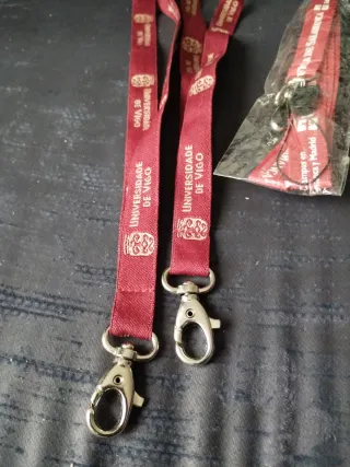 Lanyards Universidad de Vigo con Mosquetón
