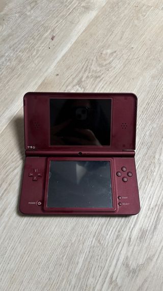 Nintendo DSi XL Cherry