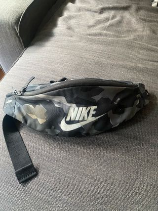 Riñonera Nike Camuflada