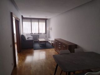 Piso en alquiler en Zona Teatro Campoamor en Oviedo