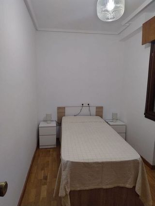 Piso en alquiler en Zona Teatro Campoamor en Oviedo