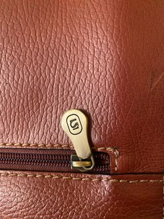 Maletín de piel marrón