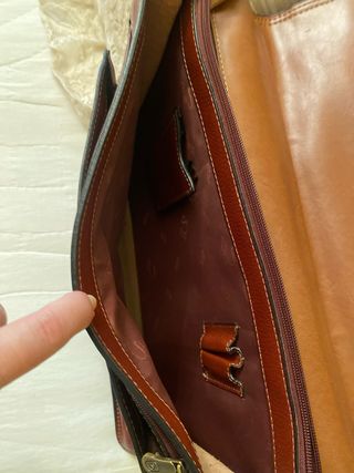 Maletín de piel marrón
