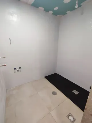 Plato ducha negro con desagüe Cambiamos su bañera