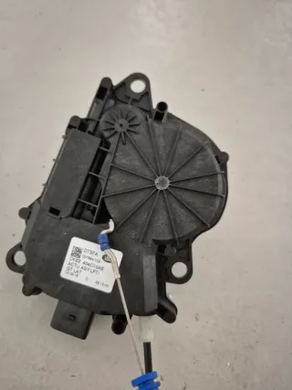 Motorino elettrico baule land rover