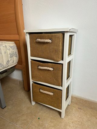 Colchón, somier, cabezal y mesilla