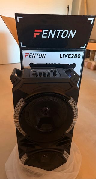 Altavoz Karaoke 900W. 2 Micrófonos y Mando. NUEVO