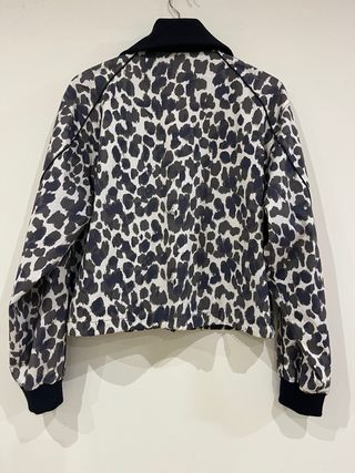 Cazadora estampado animal print