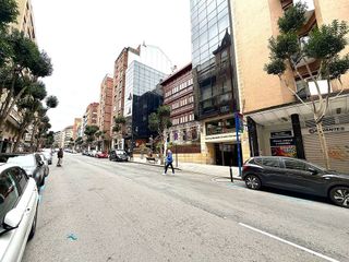 Local comercial en alquiler en Campo San Francisco - Plaza de América en Oviedo