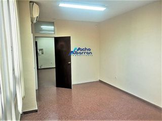 Oficina en alquiler en Casco Antiguo - Centro en Badajoz