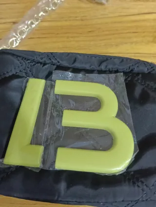 Bolso Negro con Logo LB Verde