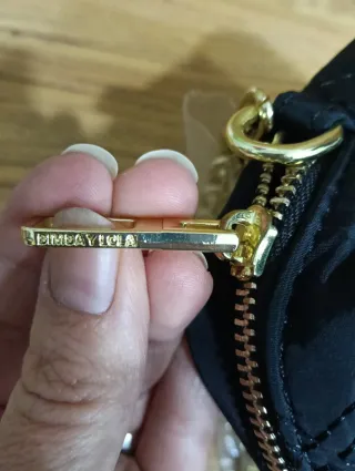 Bolso Negro con Logo LB Verde