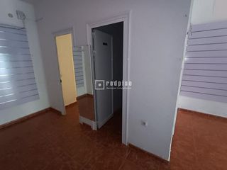 Local comercial en alquiler en Cruz Roja en Sevilla