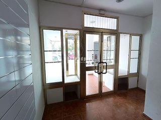Local comercial en alquiler en Cruz Roja en Sevilla