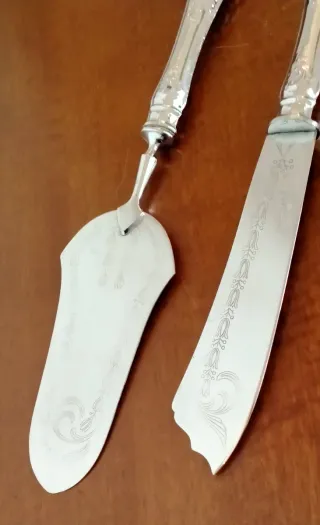 Antico set taglia torta cm 26 e cm 28,5