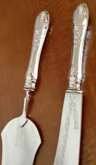 Antico set taglia torta cm 26 e cm 28,5