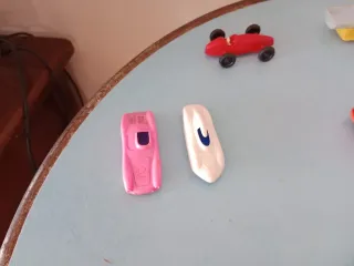 Modellini auto e camioncini giocattolo