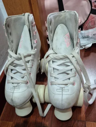 Patines 4 Ruedas Talla 33 + Protecciones + Bolsa