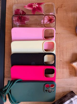 iPhone 13 Pro Max con custodie