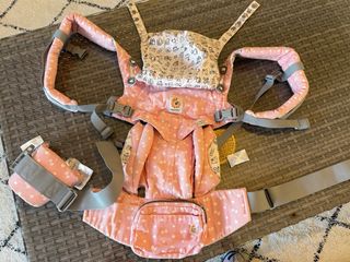 Mochila Ergobaby Omni 360 Hello Kitty