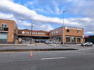 Local comercial en alquiler en La Chantría - La Lastra en León