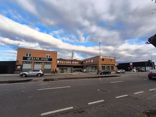 Local comercial en alquiler en La Chantría - La Lastra en León