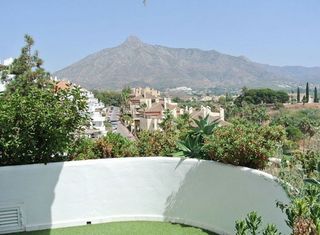 Dúplex en alquiler en Lomas de Marbella Club - Puente Romano en Marbella