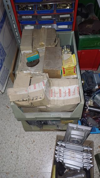 LOTE DE REPUESTOS Y COMPONENTES