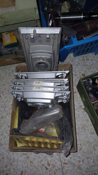 LOTE DE REPUESTOS Y COMPONENTES