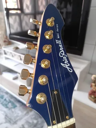 Guitarra Eléctrica + Ampli Peavey + Pedal