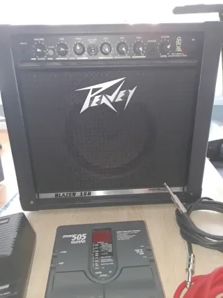 Guitarra Eléctrica + Ampli Peavey + Pedal