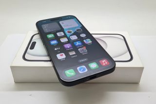 Smartphone APPLE iPhone 15 128GB Negro 87% Batería