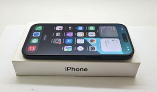 Smartphone APPLE iPhone 15 128GB Negro 87% Batería